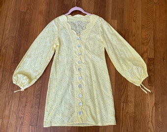 70s Yellow floral cotton lace dress - mini shirt dress with balloon sleeves- Yellow mini cotton lace dress - Size S and M available