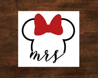 Minnie Mrs Disney Iron on vinyl - Honeymoon - Wedding - HTV Apparel Transfer - Disneyworld Disneyland
