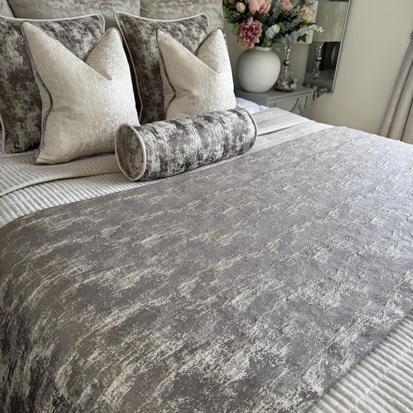 Bed Runner: Luxury Throw Scarf Comforter, Bed Scarf, Bed Blanket, Double - King Size Bed Runner, Luxury Bedcover CURICO Mole - Brown