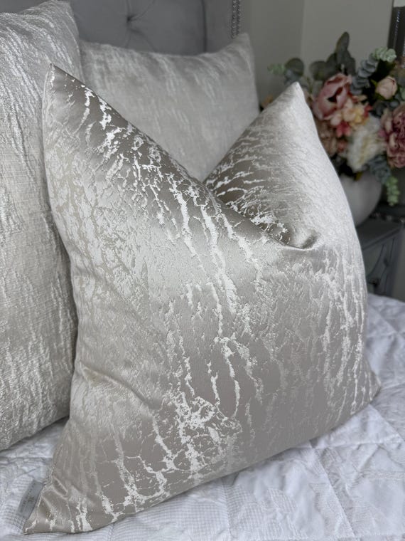 Luxus Kissenbezug Greige, doppelseitiger Marmor Kissenbezug, Prestigious Textiles HAMLET Alabaster, Luxury Home Decor