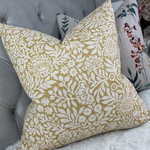 Hidcote Floral Cushion Cover – Linen Blend Designer Fabric – Decorative Pillow for Sofa or Bed – Handmade Botanical Print – UK Made