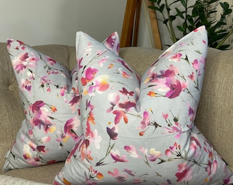 Blommigt kuddfodral, dekorativt örngott, modern lantlig design, prydnadskudde, dubbelsidig, blårosa Voyage Armathwaite-tyg