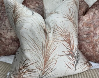 Funda de cojín/almohada iLiv Fabric “Feather Boa” - Tela de diseño con estampado de coral y hojas de helecho - Doble cara