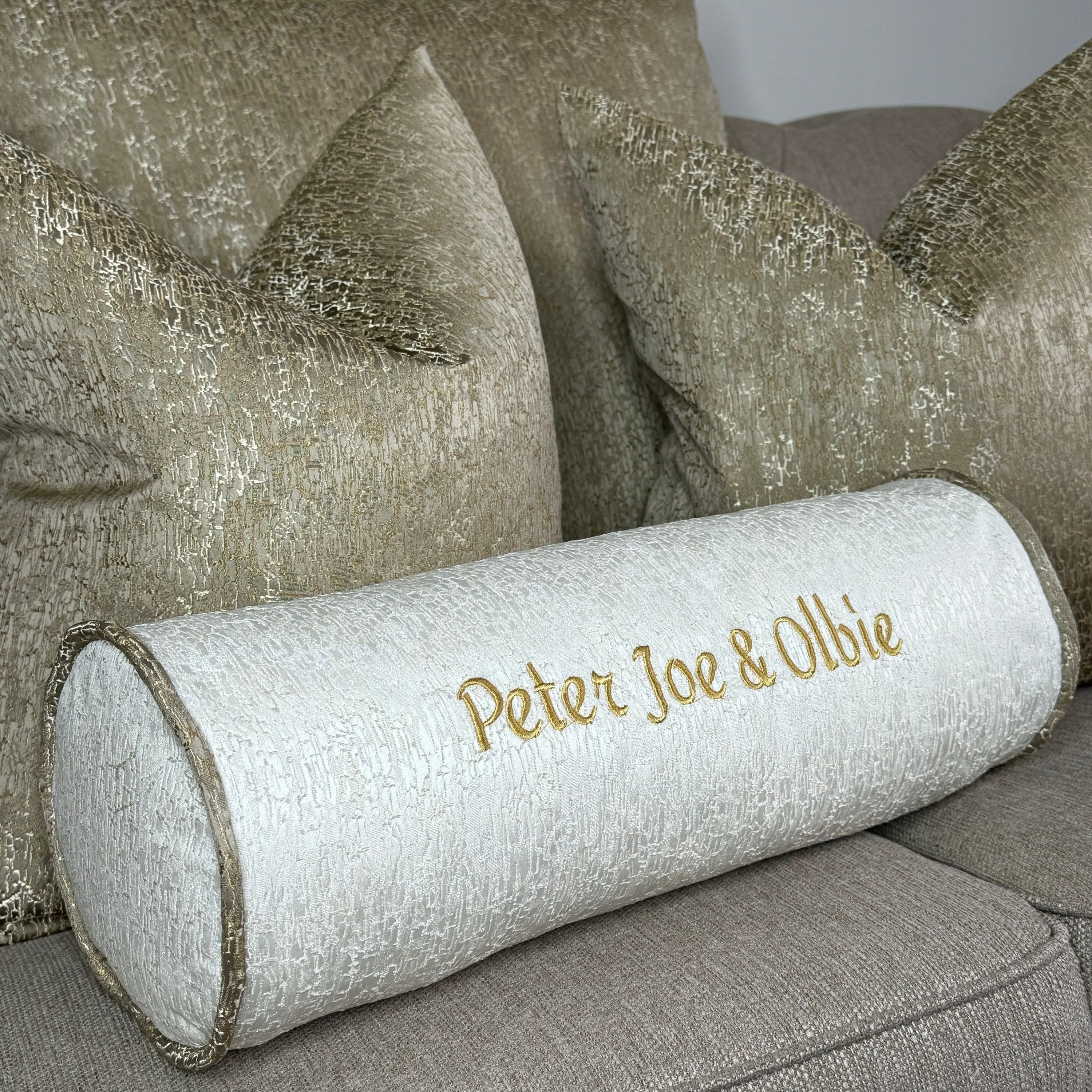 Luxus personalisierte Initiale bestickte Nackenrolle 16 "X6" Blake Elfenbein / Paspel Designer Stoff Hochwertige handgefertigte Geschenkidee