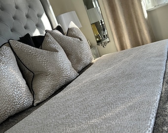 Elegant Champagne Gold Bed Runner / Luxury Bed Throw Blanket Comforter Bedspread Scarf for King & Super King Size Bedding, ANTELOPE