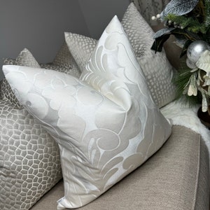 Elegant Damask Cushion Cover, Pillow Cover, Throw Pillow / Worldwide Shipping & Double Sided - Ivory - Natural - ILIV - Textured Fabric