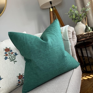 Housse de coussin verte, housse de coussin de canapé 20 pouces, taie d&#39;oreiller verte, housse de coussin design en mélange de coton - John Lewis & Partners
