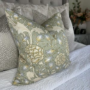 William Morris Handmade cushion cover, green pillow cover, designer cushion cover , double sided throw pillow cover, scatter sofa  cover