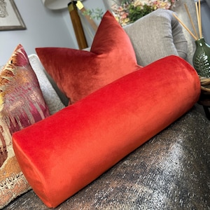 Orange Nackenrolle, modernes Akzentkissen, Dekokissen für Sofa oder Bett, Designerstoff, Zylinderrolle 40 cm x 15 cm
