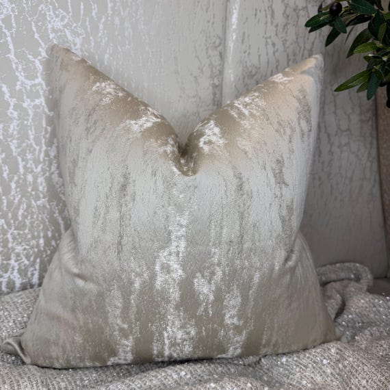 Designer-Kissenbezug „Brant Champagne“ / Dekokissenbezug / Stoff von Ashley Wilde