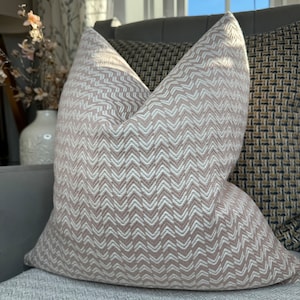 PINK - WHITE Cushion Cover, Decorative Pillow Cover , Geometric Design, Sofa Pillow Throw Furnishing Durable Fabric - Double Sided Zig Zag