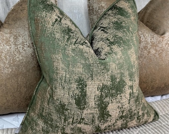 Funda de cojín verde con ribete, textura dorada - Diseño CURICO Ashley Wilde Home Decor
