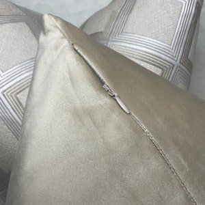 Hochwertige Polyester Samt Kissenhülle Creme Beige Neutral Dekor Schlicht Doppelseitig / Handgefertigt Bild 8