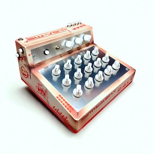 Glitch Video Synthesizer -SYNTHWAVER V4-MEZKALIN- circuit bent, analog processor / enhancer