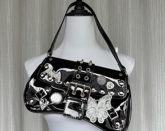 Bolso de hombro de cuero negro rehecho a mano, bolso de mano punk, bolso gótico, bolso bandolera, bolso reelaborado