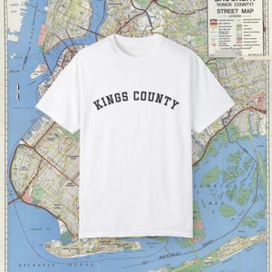 Kings County Grafik-T-Shirt, weiche Baumwolle Unisex-T-Shirt für Kartenliebhaber, Freizeitkleidung, Reisegeschenk, einzigartiges Straßenkarten-Shirt, perfekt zum Geburtstag