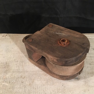Antique Barn Pulley, Iron and Wood Pulley, Large Barn Pulley, Rustic Decor, Lighting Project