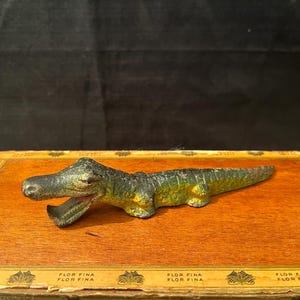 Vintage 1950’s Alligator Bottle Opener, Cast Iron Alligator, Alligator Bottle Opener, Safari Decor, Vintage Alligator Statue