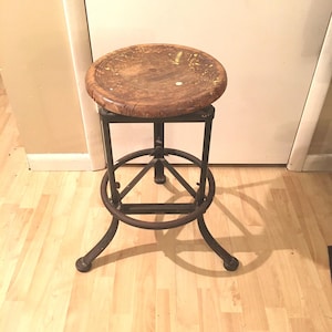 Vintage Industrial Stool, Workshop Stool, Tall Metal Stool, Dependable Manufacturing Co, Three Legged Stool