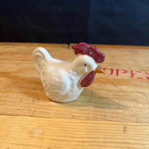 Vintage Chicken Figurine, Vintage Chicken Collectibles, Ceramic Sitting Hen, Ceramic Figurine, Decoration, Knick Knack, Chicken, Poultry