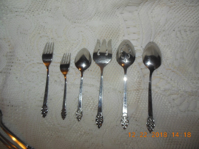 Oneidacraft Deluxe Nordic Crown stainless silverware Flatware Choose pieces