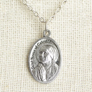 Saint Teresa of Calcutta Medal Necklace. St Teresa of Calcutta Necklace. Catholic Necklace. Patron Saint Necklace. Saint Medal Necklace.