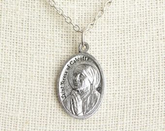 Saint Teresa of Calcutta Medal Necklace. St Teresa of Calcutta Necklace. Catholic Necklace. Patron Saint Necklace. Saint Medal Necklace.