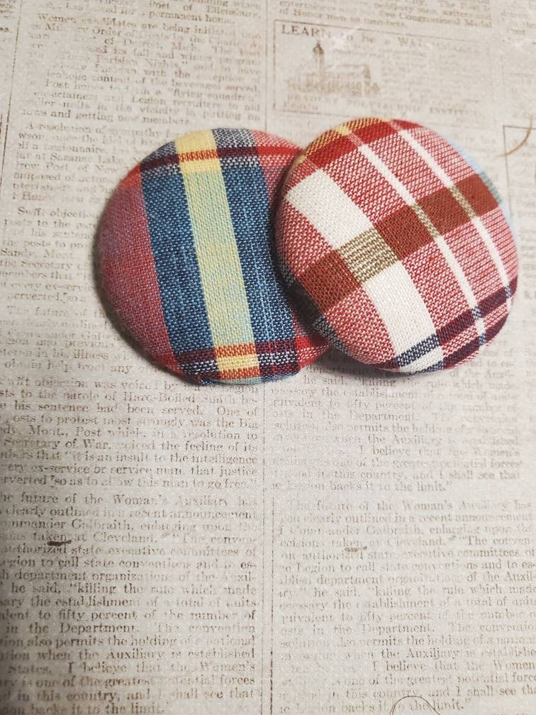 Multicolor lenin fabric button Earrings - Etsy.de