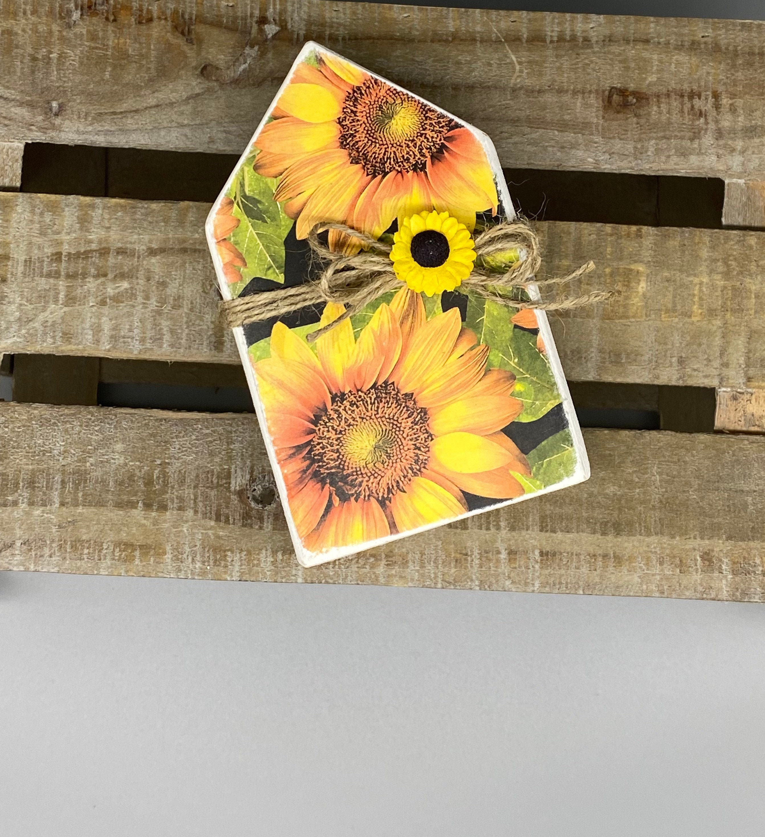 Maison En bois De Tournesols/plateaux