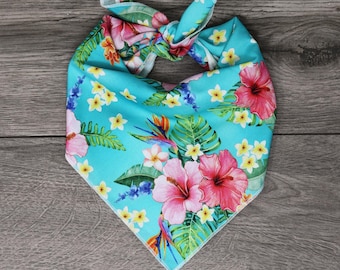 Bandana per cani con stampa hawaiana e chiusura a fiocco - "Paradiso di ibisco"