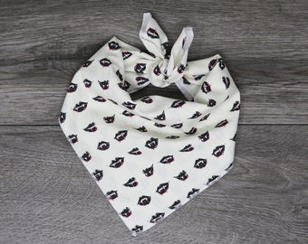 Halloween Bandana - Bandana zum Binden - Halloween Hunde Bandana mit Vampirzähnen - "Morticia"