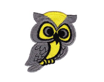 ao47 Owl Eagle Owl Bird Yellow Animal Sew-On Iron-On Application Patch Size 5.0 x 6.5 cm