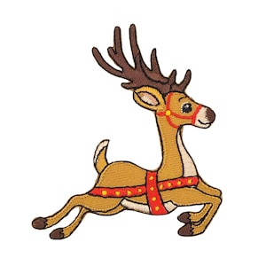 Könnte beinhalten: Gestickter Aufnäher eines Rentiers in Laufpose. Das Rentier ist braun mit rotem Geschirr und Geweih. Der Aufnäher ist in einem festlichen, cartoonartigen Stil gestaltet, ideal für weihnachtliche Bastelarbeiten und Kleidung.
