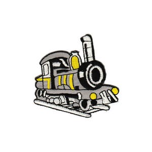 Könnte beinhalten: Gestickter Aufnäher eines Zeichentrickzugs in Grau, Schwarz, Gelb und Weiß. Der Zug hat eine runde Front, einen Schornstein und ein detailliertes Design. Geeignet für Kleidung oder Accessoires.