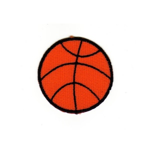 Könnte beinhalten: Orangefarbener und schwarzer gestickter Basketball-Patch.