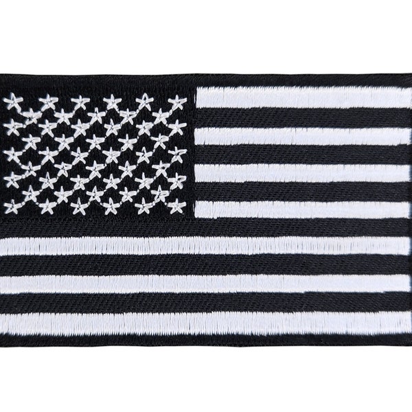 bk40 - USA Schwarz Weiß Vereinigte Staaten von Amerika Flagge Aufnäher Bügelbild Aufbügler Applikation Patch Flicken Größe 8,0 x 4,8 cm