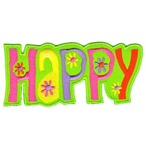 Könnte beinhalten: Ein grüner Filz-Patch mit dem Wort "HAPPY" in bunten, stilisierten Buchstaben. Jeder Buchstabe hat ein kleines Blumenmuster.