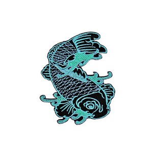 Peut inclure: Patch thermocollant brodé noir et turquoise représentant un poisson koï nageant dans une vague.