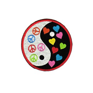 ab23 Yin Yang Peace Zeichen Herzen Aufnäher Bügelbild Applikation Patch Flicken Größe 8 x 8 cm
