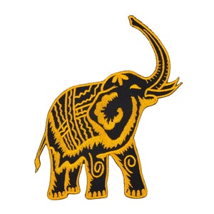 Puede incluir: Parche bordado de elefante negro y amarillo. El elefante está de pie con la trompa levantada en el aire. El parche está detallado con intrincados patrones.