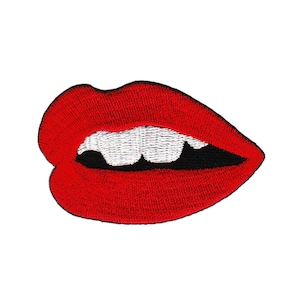 ac06 Kuss Mund Rote Lippen Tattoo Aufnäher Bügelbild Applikation Patch Flicken Größe 6,2 x 3,8 cm