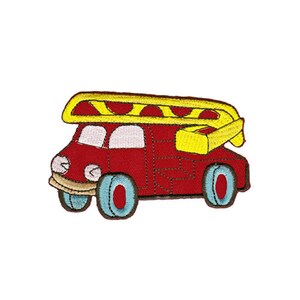 Peut inclure: Patch thermocollant brodé rouge et jaune représentant un camion de pompiers avec une échelle sur le dessus.