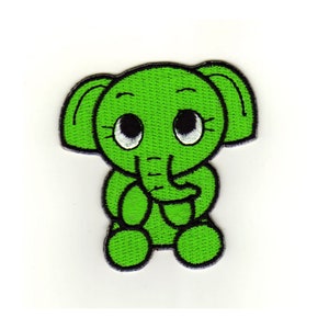 Könnte beinhalten: Grüner gestickter Bügeleisen-Aufnäher mit einem Cartoon-Elefanten mit großen Augen.