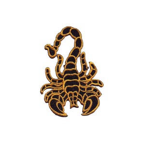 Peut inclure: Patch brodé de scorpion noir et or. Le scorpion est tourné vers la droite, la queue enroulée. Le patch est parfait pour ajouter une touche de style aux vestes, sacs ou autres accessoires.