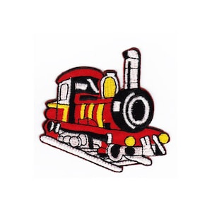 Könnte beinhalten: Ein roter und gelber Cartoon-Zugmotor mit schwarzen Rädern und weißem Rauch. Der Zug befindet sich auf einem weißen Gleis.