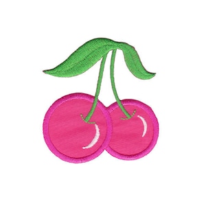 Puede incluir: Un par de cerezas rosas con tallos y hojas verdes.