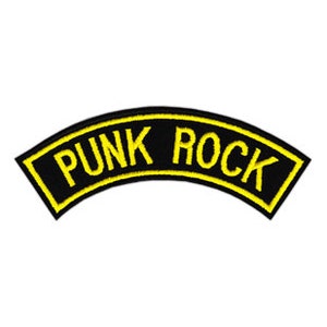 Peut inclure: Écusson brodé noir et jaune avec le texte "Punk Rock" en forme incurvée.