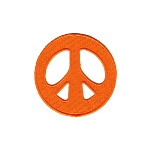 Op de afbeelding: Oranje peace-teken patch. Het peace-teken is een symbool van vrede en liefde.