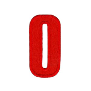 Op de afbeelding: Rode viltletter O, een enkele letter uit een set viltletters.