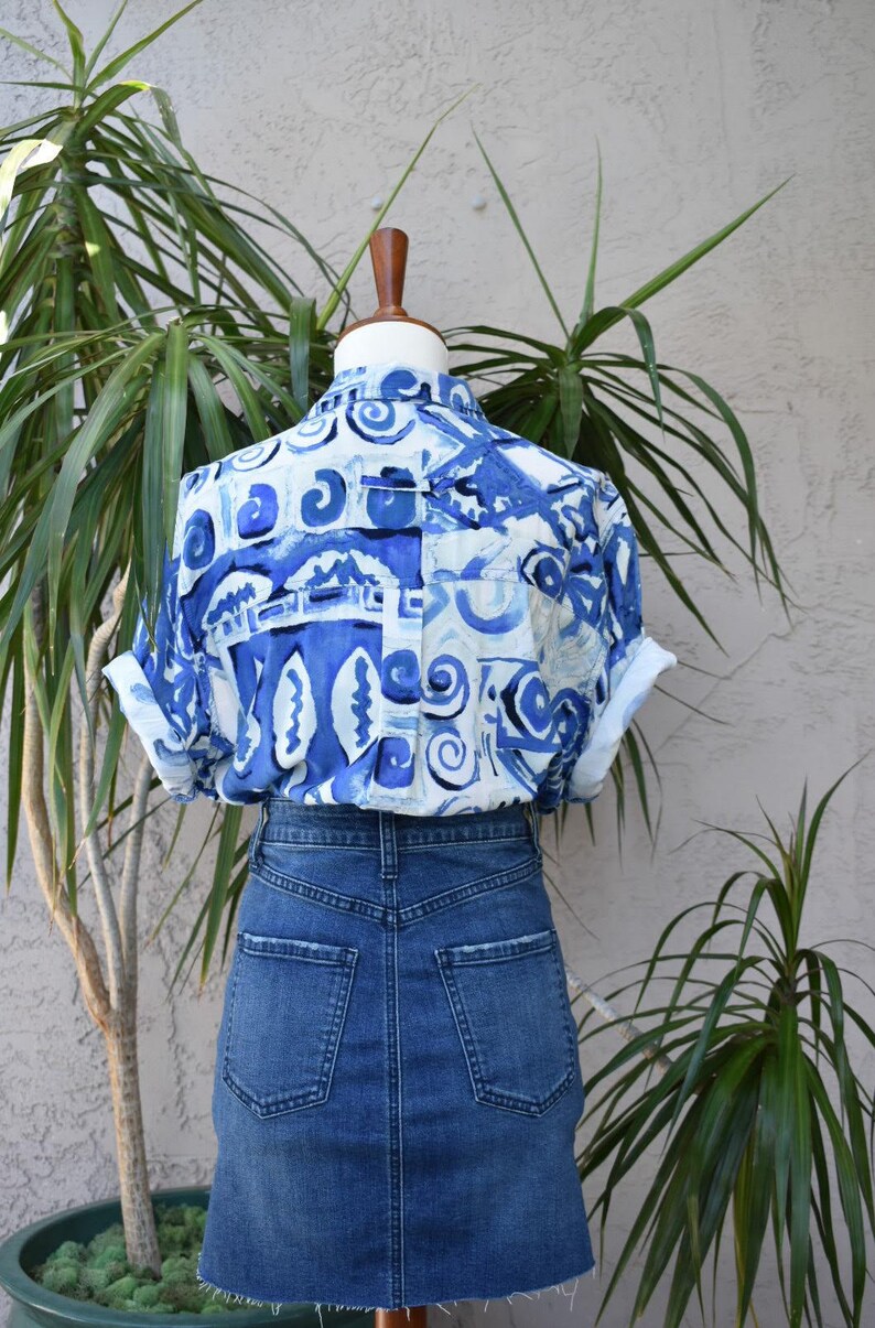white swirl design Vintage blue shirt collared shirt short sleeve summer blouse button front loose fitting